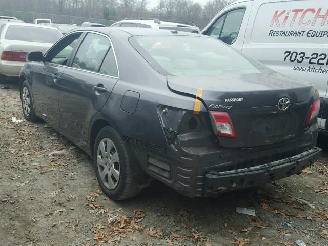 4T4BF3EK5BR167468 - 2011 TOYOTA CAMRY BASE GRAY photo 3