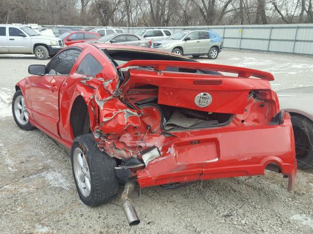 1ZVFT82H575261282 - 2007 FORD MUSTANG GT RED photo 3