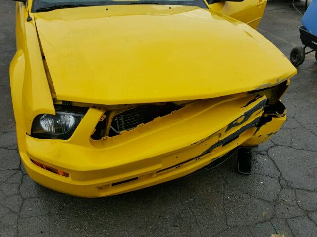 1ZVFT80N565147967 - 2006 FORD MUSTANG YELLOW photo 7