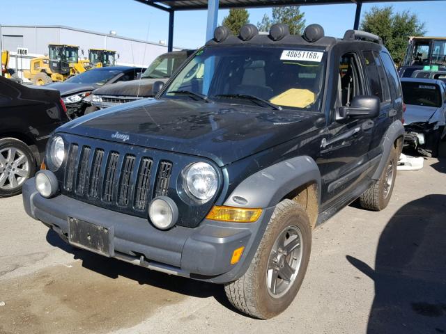 1J4GL38K95W582109 - 2005 JEEP LIBERTY RE GREEN photo 2