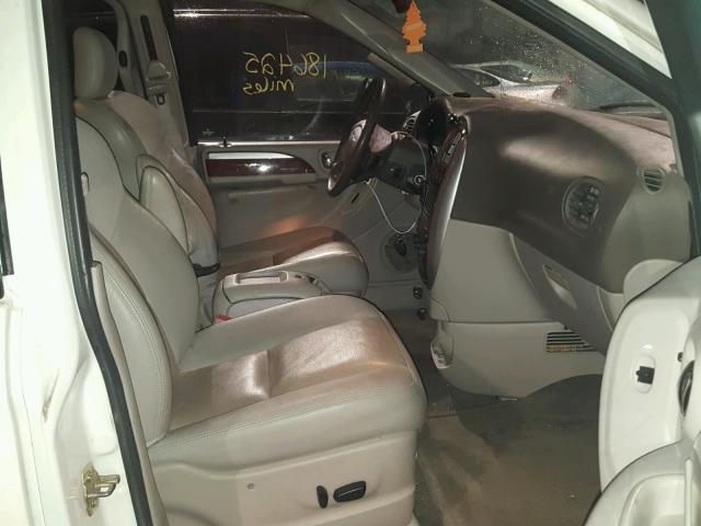 2A8GP64L26R610331 - 2006 CHRYSLER TOWN & COU WHITE photo 5
