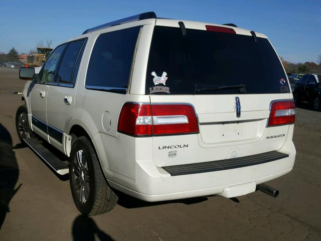 5LMFU28597LJ24442 - 2007 LINCOLN NAVIGATOR WHITE photo 3