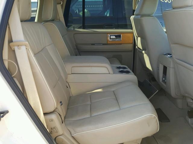 5LMFU28597LJ24442 - 2007 LINCOLN NAVIGATOR WHITE photo 6