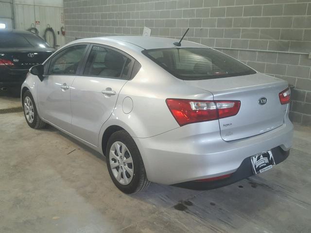 KNADM4A35H6071383 - 2017 KIA RIO LX Արծաթագույն լուսանկար 3