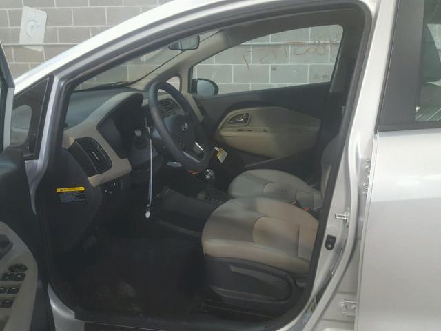 KNADM4A35H6071383 - 2017 KIA RIO LX Արծաթագույն լուսանկար 5
