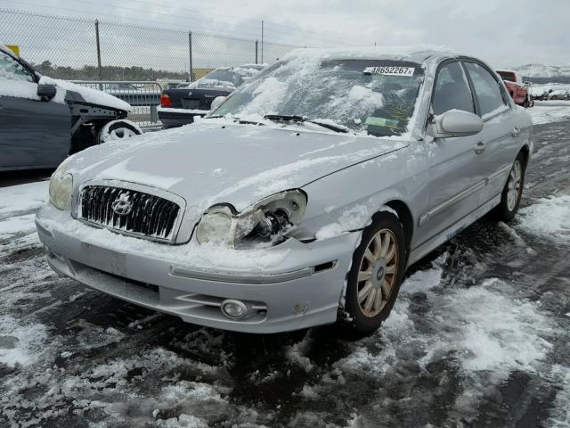 KMHWF35H82A671515 - 2002 HYUNDAI SONATA GLS SILVER photo 2