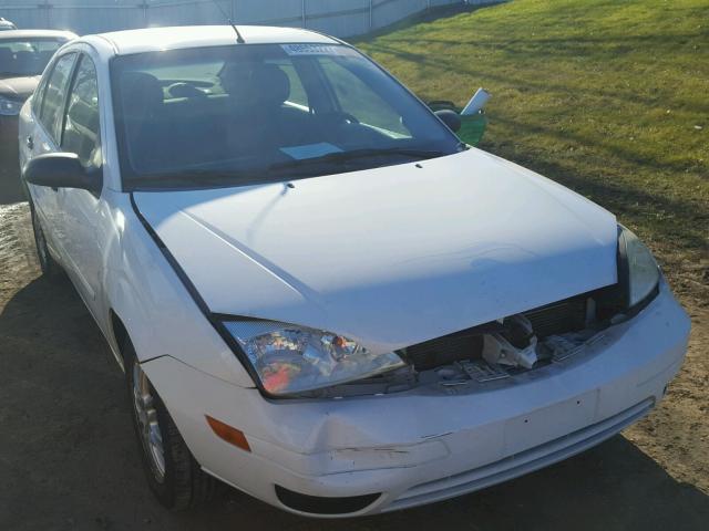 1FAFP34N57W258928 - 2007 FORD FOCUS ZX4 WHITE photo 1