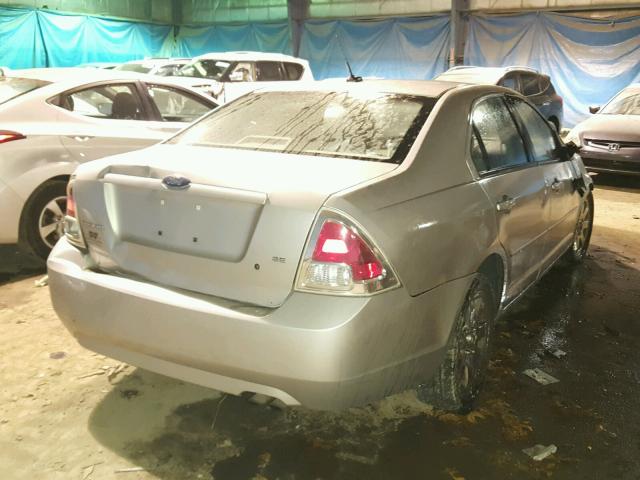 3FAHP07Z57R266844 - 2007 FORD FUSION SE SILVER photo 4