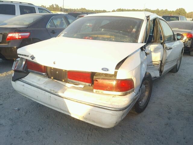 2FALP74W9TX115630 - 1996 FORD CROWN VICT WHITE photo 4