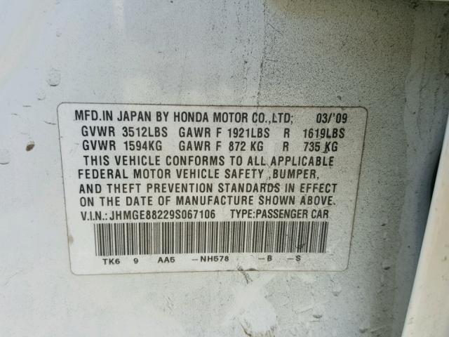 JHMGE88229S067106 - 2009 HONDA FIT WHITE photo 10