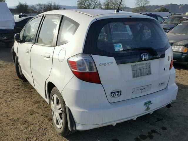 JHMGE88229S067106 - 2009 HONDA FIT WHITE photo 3