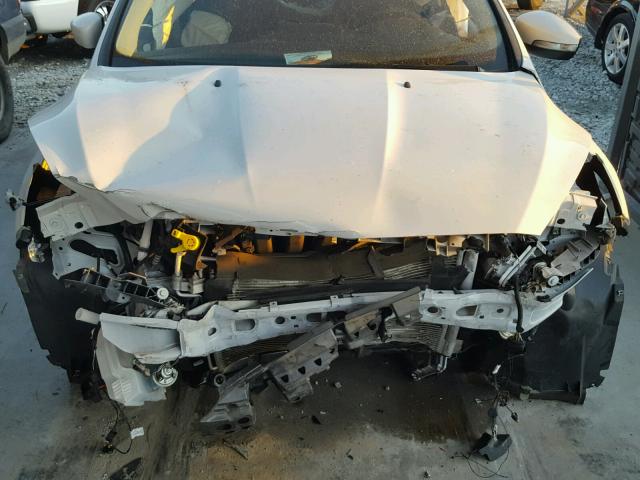 1FADP3K25GL270370 - 2016 FORD FOCUS SE WHITE photo 7