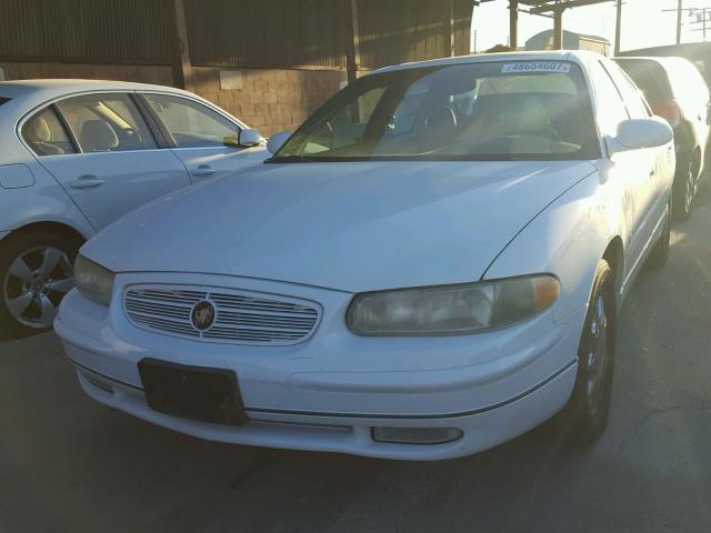 2G4WB52K3W1549622 - 1998 BUICK REGAL LS WHITE photo 2