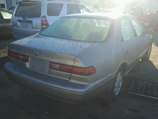 JT2BF28K4W0092577 - 1998 TOYOTA CAMRY LE BEIGE photo 4