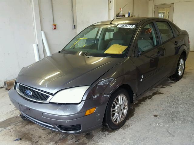 1FAFP34N47W266776 - 2007 FORD FOCUS ZX4 CHARCOAL photo 2