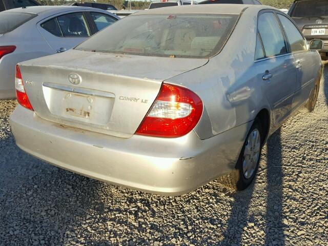 4T1BE32K42U064821 - 2002 TOYOTA CAMRY LE 银色 照片 4