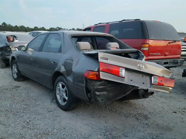 4T1BF22K21U122432 - 2001 TOYOTA CAMRY LE ნაცრისფერი ფოტო 3