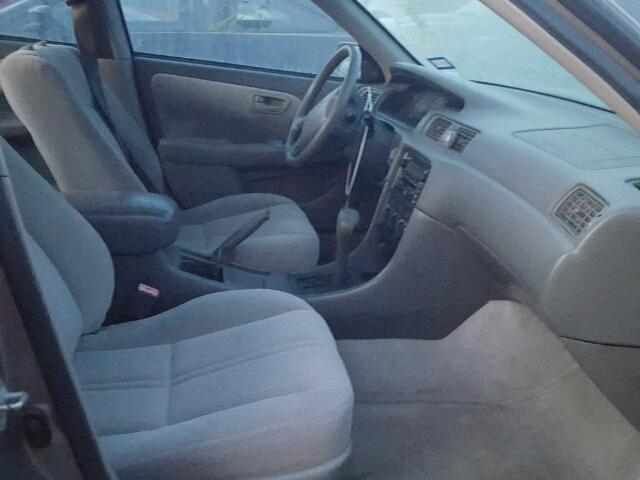 4T1BF22K21U122432 - 2001 TOYOTA CAMRY LE ნაცრისფერი ფოტო 5