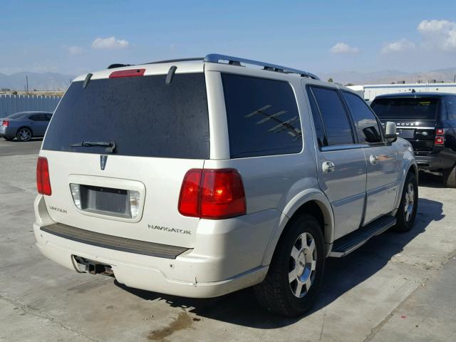 5LMFU28585LJ12327 - 2005 LINCOLN NAVIGATOR Kremowy zdjęcie 4