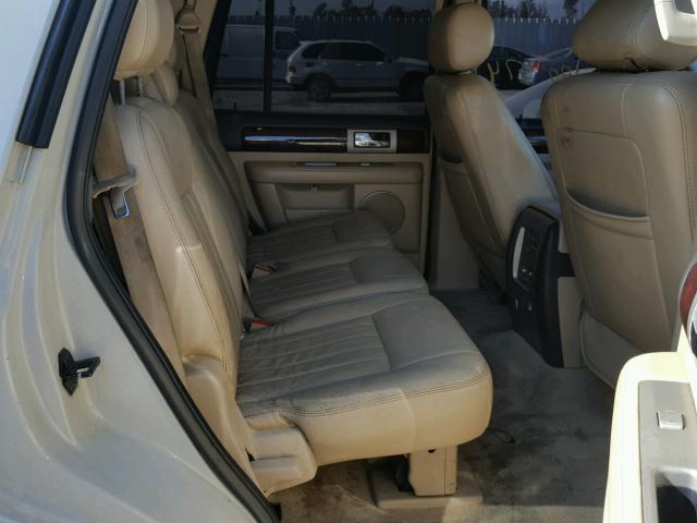 5LMFU28585LJ12327 - 2005 LINCOLN NAVIGATOR Kremowy zdjęcie 6