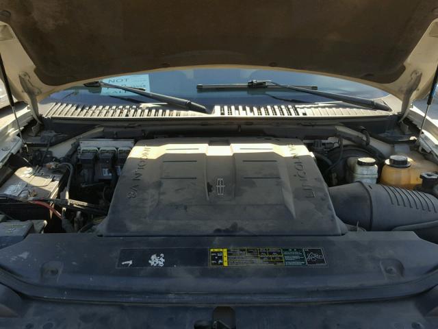 5LMFU28585LJ12327 - 2005 LINCOLN NAVIGATOR Kremowy zdjęcie 7