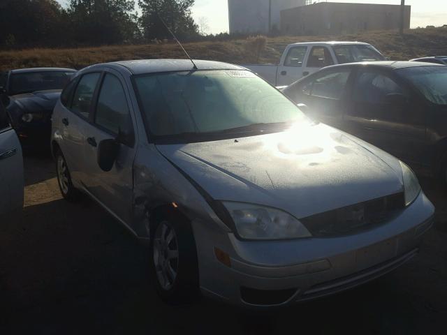 3FAFP37N65R126448 - 2005 FORD FOCUS ZX5 SILVER photo 1