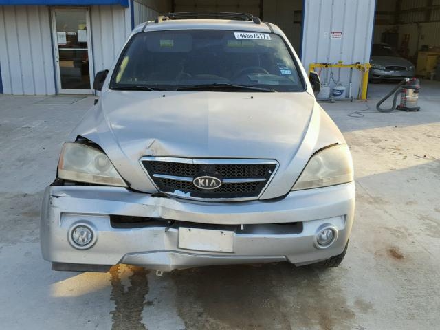 KNDJD733635146708 - 2003 KIA SORENTO EX SILVER photo 9