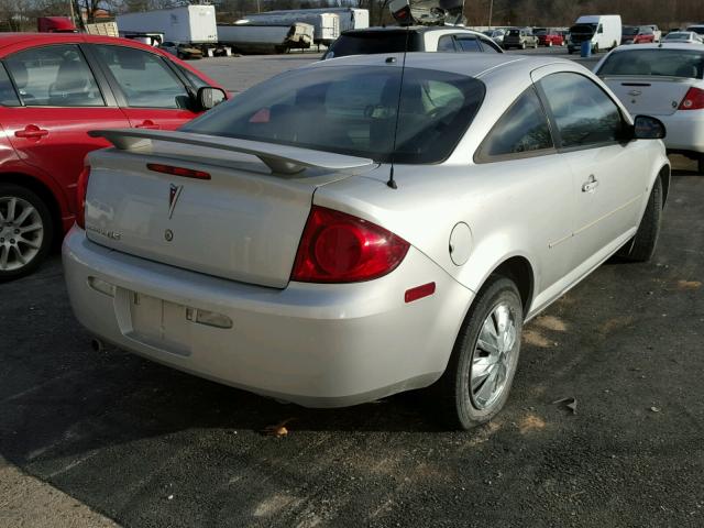 1G2AL15F777130992 - 2007 PONTIAC G5 SILVER photo 4