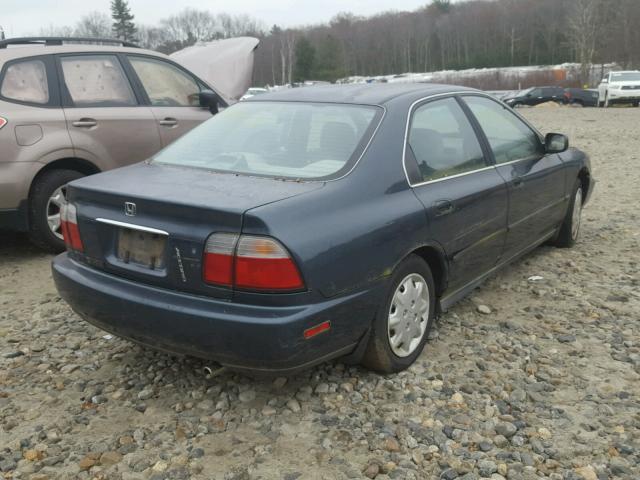 1HGCD553XVA031325 - 1997 HONDA ACCORD LX BLUE photo 4