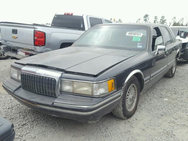 1LNLM81W8RY626294 - 1994 LINCOLN TOWN CAR E BLUE photo 2