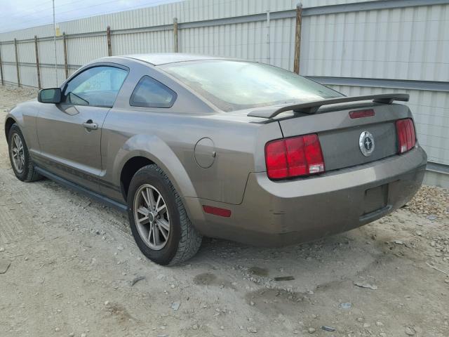 1ZVHT80N155176325 - 2005 FORD MUSTANG GRAY photo 3