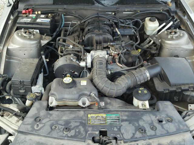 1ZVHT80N155176325 - 2005 FORD MUSTANG GRAY photo 7