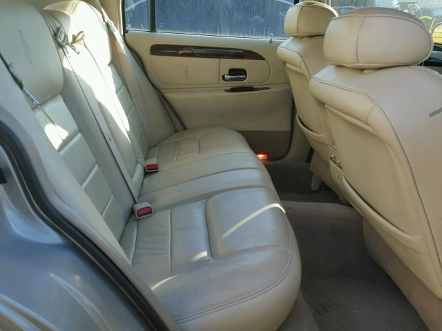 1LNHM82W4XY618212 - 1999 LINCOLN TOWN CAR S GOLD photo 6