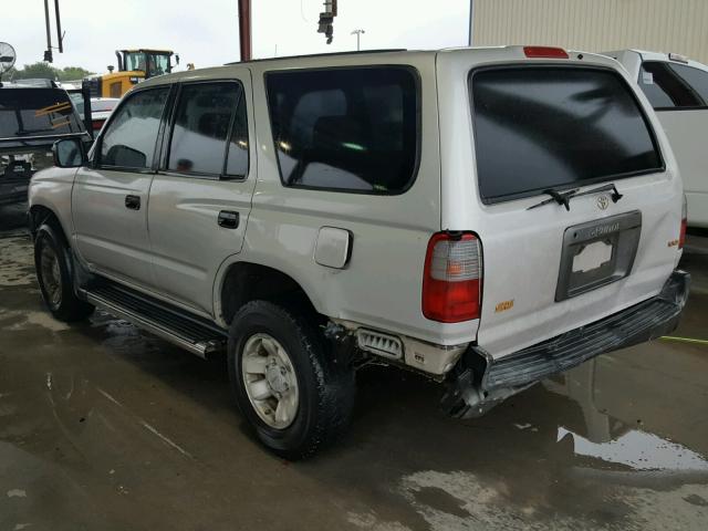 JT3GM84R9W0020755 - 1998 TOYOTA 4RUNNER WHITE photo 3