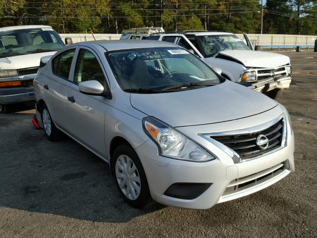 3N1CN7AP0GL875033 - 2016 NISSAN VERSA S SILVER photo 1