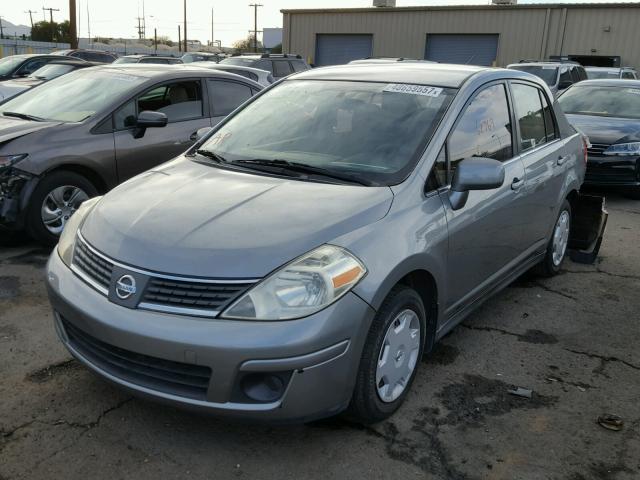 3N1BC11E19L385989 - 2009 NISSAN VERSA S GRAY photo 2