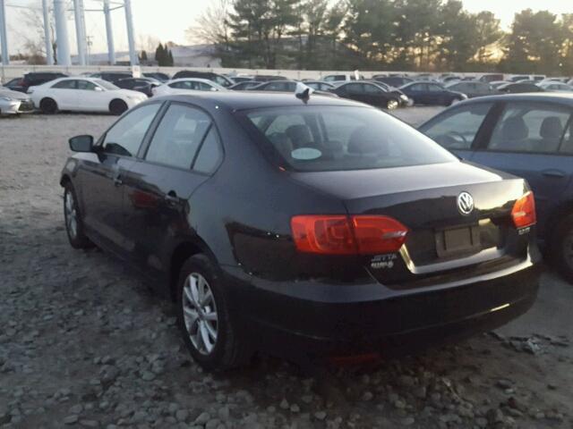 3VWDZ7AJ8BM347130 - 2011 VOLKSWAGEN JETTA SE BLACK photo 3