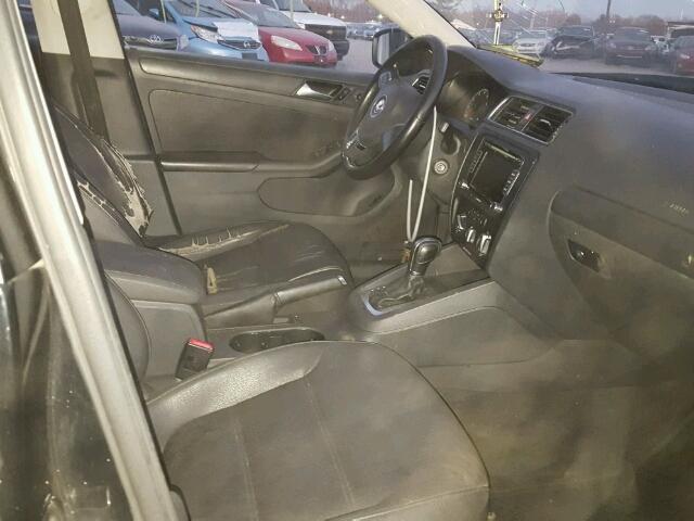 3VWDZ7AJ8BM347130 - 2011 VOLKSWAGEN JETTA SE BLACK photo 5