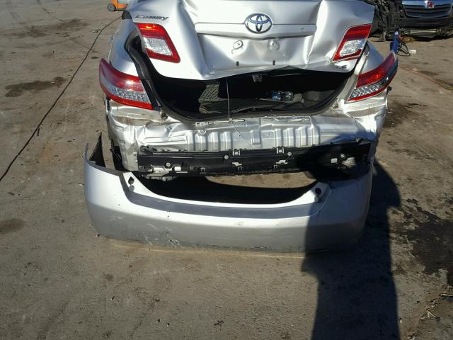 4T1BF3EK6BU729307 - 2011 TOYOTA CAMRY BASE SILVER photo 9