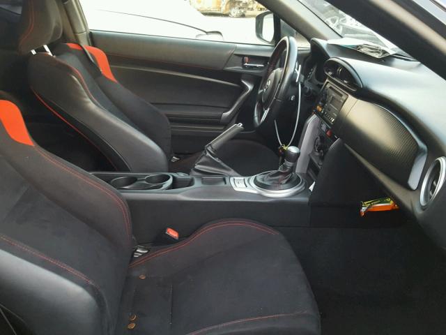 JF1ZNAA15D2726927 - 2013 TOYOTA SCION FR-S ნაცრისფერი ფოტო 5