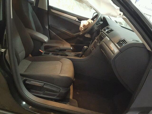 1VWAT7A31FC051024 - 2015 VOLKSWAGEN PASSAT S შავი ფოტო 5