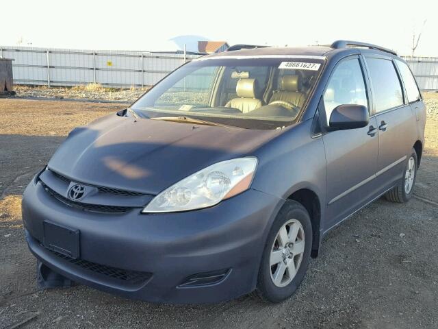 5TDZK23C97S060854 - 2007 TOYOTA SIENNA CE GRAY photo 2