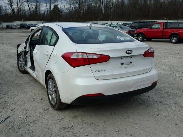 KNAFX4A62G5612632 - 2016 KIA FORTE LX WHITE photo 3