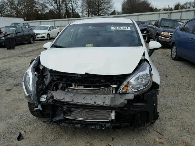 KNADM4A38G6685214 - 2016 KIA RIO LX WHITE photo 9