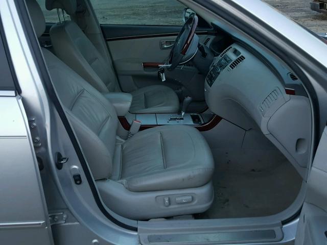 KMHFC46F67A195297 - 2007 HYUNDAI AZERA SE SILVER photo 5