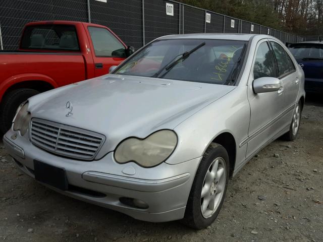 WDBRF64J61F069414 - 2001 MERCEDES-BENZ C 320 SILVER photo 2