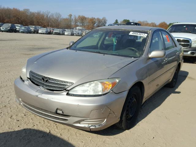 4T1BE32K44U896095 - 2004 TOYOTA CAMRY LE GOLD photo 2