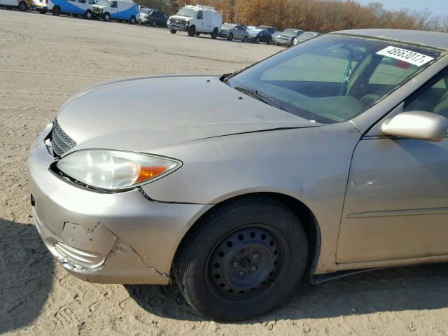 4T1BE32K44U896095 - 2004 TOYOTA CAMRY LE GOLD photo 9