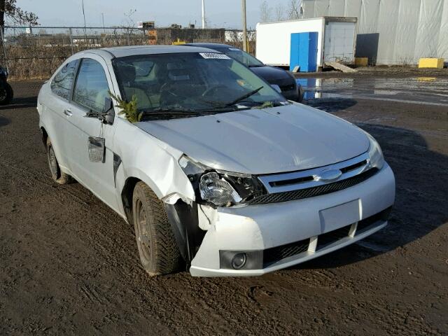 1FAHP33N18W112876 - 2008 FORD FOCUS SE SILVER photo 1