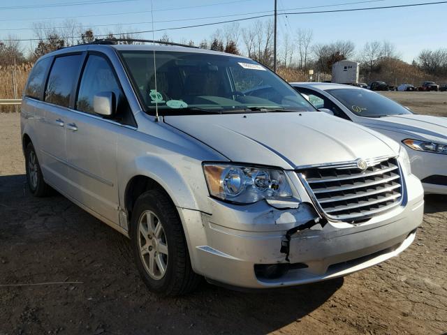 2A8HR54159R558057 - 2009 CHRYSLER TOWN & COU SILVER photo 1